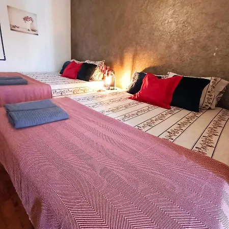 Urquinaona Rooms
